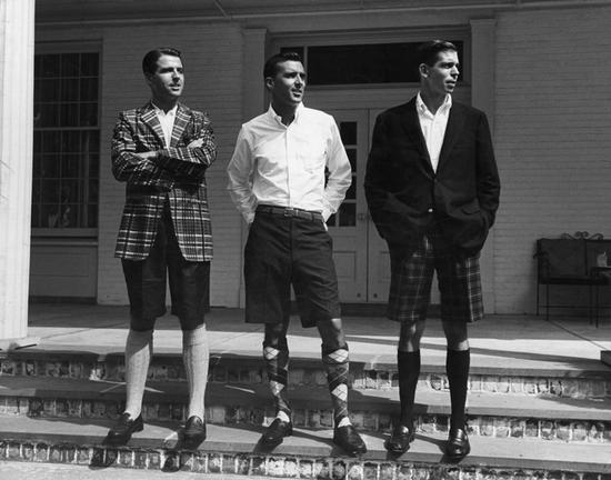 1950年，美国人就以百慕大短裤搭配夏日西装