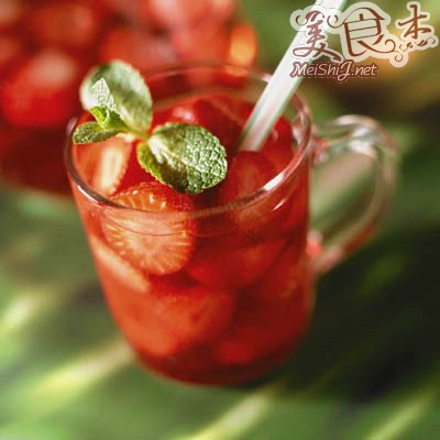 [图]喝果酒有益身体康健yo.jpg