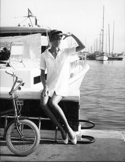 白衬衫下的Francoise Hardy,优雅又随性