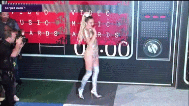 MTV音乐录影带大奖;泰勒·斯威夫特;麦莉·赛勒斯