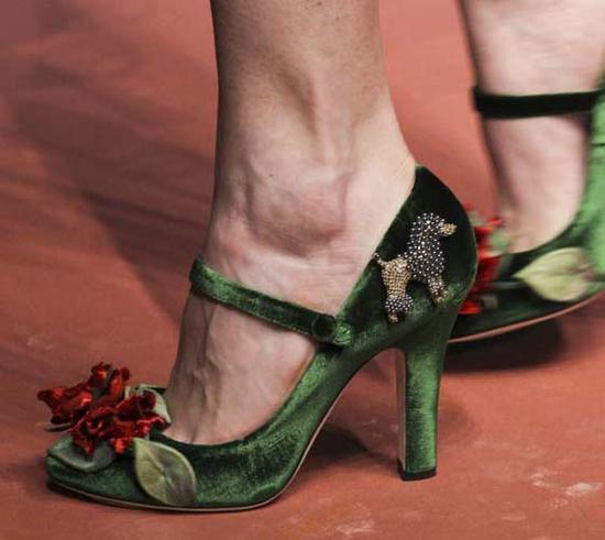 2015秋冬Dolce&Gabbana的秀场绿色高跟鞋