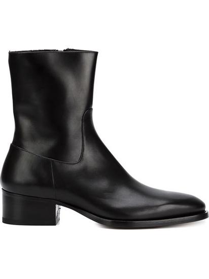 DSQUARED2