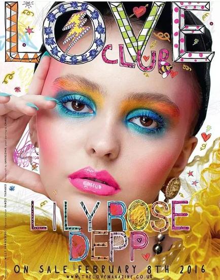 Lily-Rose登上《LOVE》杂志封面