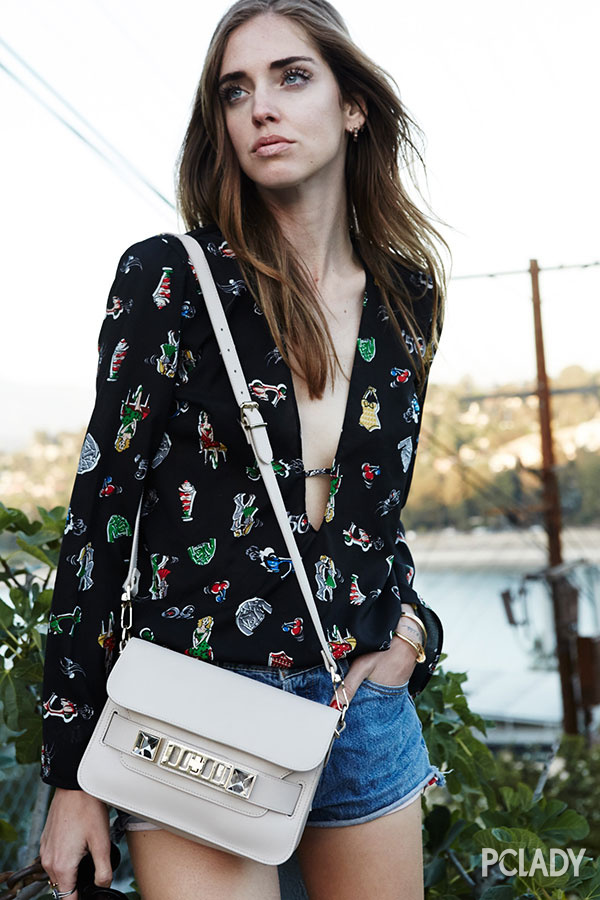 It Girl手袋多到眼红 时髦look换不停