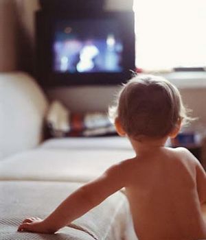 给婴儿看电视会有哪些坏处