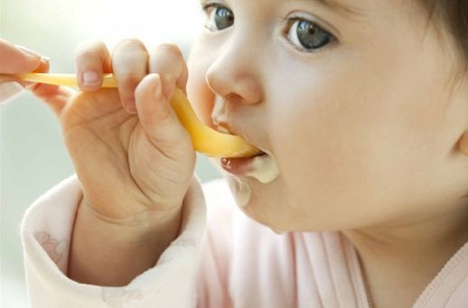 宝宝每月辅食应添加多少合适？