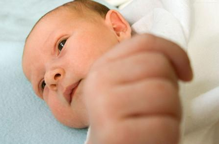 新生儿大便次数多 一天几次属于正常