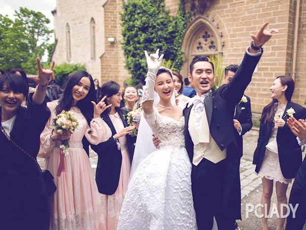张歆艺袁弘婚礼 有一种爱情叫你在闹他在笑