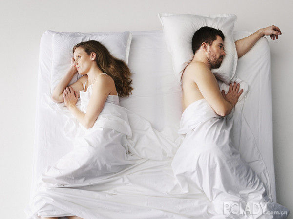 情侣之间怎样的睡姿最为健康？