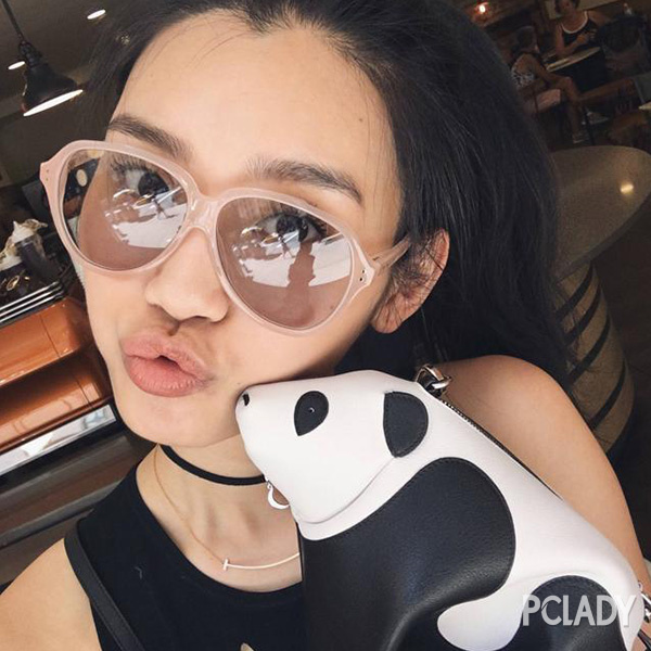 杨幂宋茜Baby迷上动物包 时髦卖萌变少女 杨幂宋茜Baby迷上动物包 时髦卖萌变少女