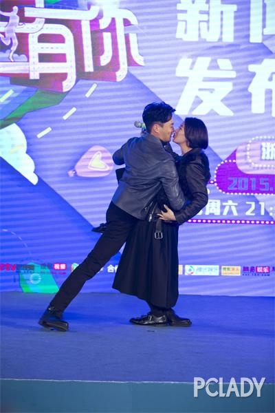 跟着captain cool张智霖，这么穿才最夫妻相！