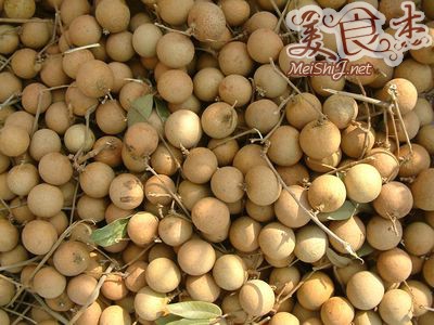 龙眼黑豆枣 熬粥补虚好LA.jpg