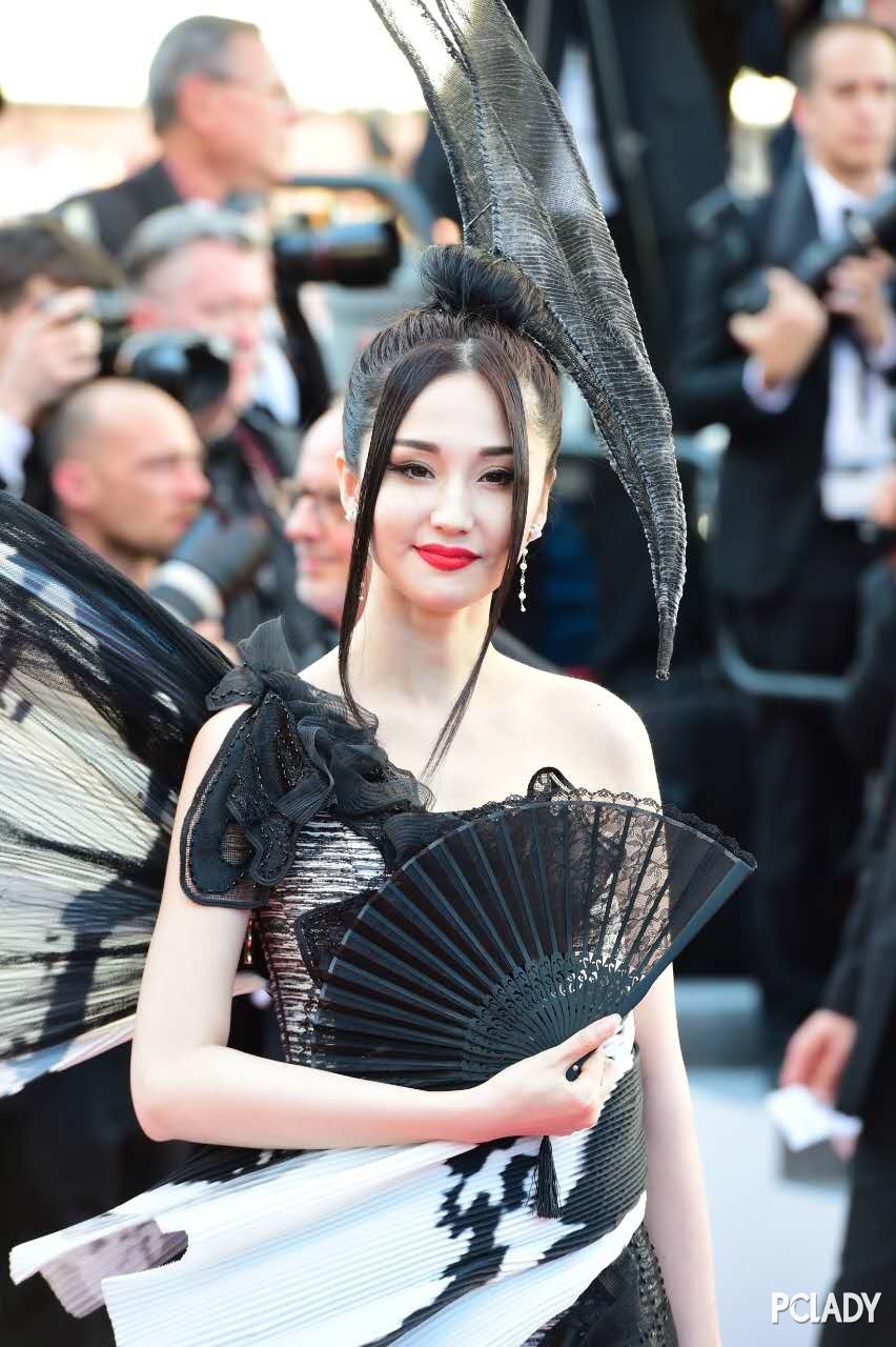 只关注今年戛纳红毯谁光顾?这些造型才是史上最美 只关注今年戛纳红毯谁光顾?这些造型才是史上最美