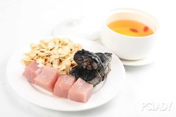 乌鸡汤的做法大全 白果莲子糯米乌鸡汤