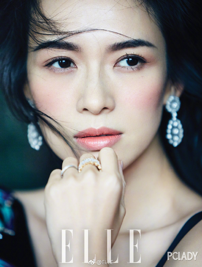 12月封面开撕：杨幂叫板章子怡，易烊千玺比胡歌会撩，