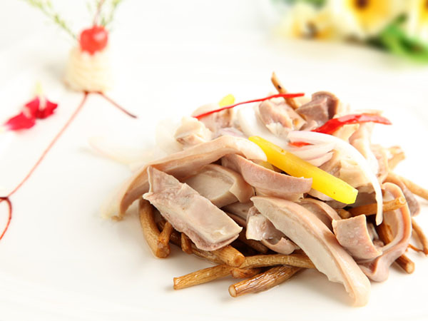 茶树菇炒肉 腊肉炒茶树菇