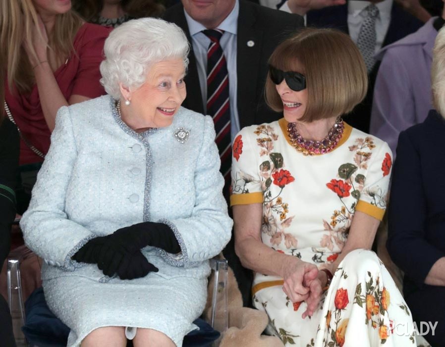 假如英国女王退休，请来时尚圈当参谋